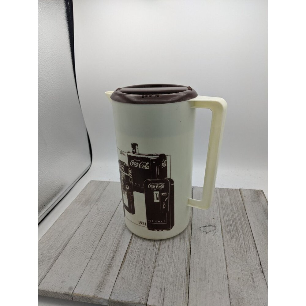 Vintage Coca Cola Collectible Coke Tan 2 Quart Pitcher Brown Lid Years 1893-1951